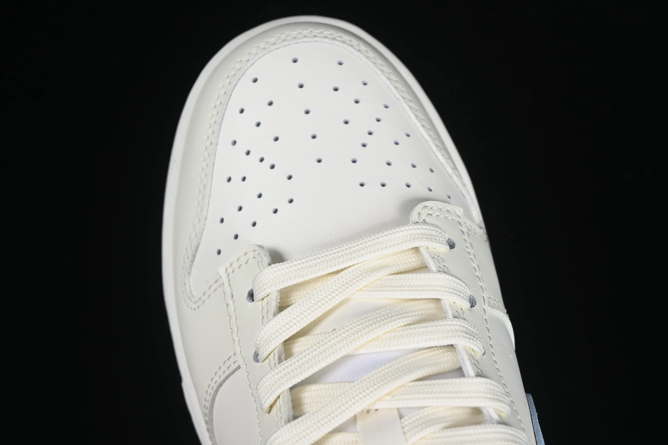 All categories Nk SB Dunk Series Nk SB Dunk Low High-end customized low-top sneakers Nike SB Dunk Low Cupid Heart Anniversary high-end customized low-top casual sneakers YW0212-012